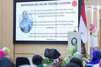 Perempuan Tak Cukup Miliki Ilmu, Tapi Mesti Berbudi Pekerti Luhur