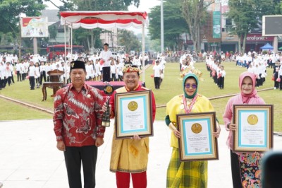 Momen Hardiknas, Salatiga Cetak Rekor Senam Anak Indonesia Hebat