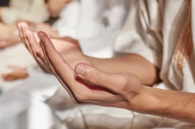 Bacaan Niat Sholat Idul Adha Lengkap Beserta Tata Caranya
