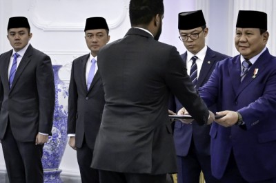 Presiden Prabowo Terima Surat Kepercayaan Delapan Duta Besar Negara Sahabat di Istana Merdeka