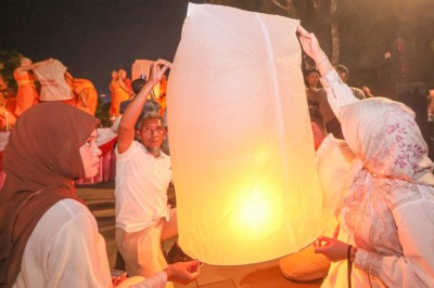 Festival Lampion Waisak Meriah, Sekda Jateng : Bawa Pesan Damai untuk Masyarakat