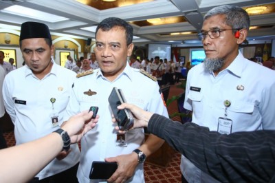 Gubernur Luthfi Segera Bentuk Satgas Pengelolaan Sampah