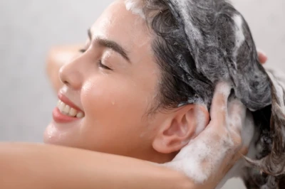 10 Rekomendasi Shampo Non SLS Terbaik 2025, Catat!