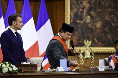 Hangat dan Bersahaja, Presiden Prabowo dan Presiden Macron Makan Siang Bersama Taruna Akmil