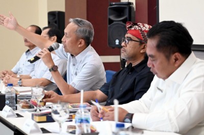 Kunjungi Gudang Garam, Agus Gondrong Perjuangkan Serapan Tembakau Petani