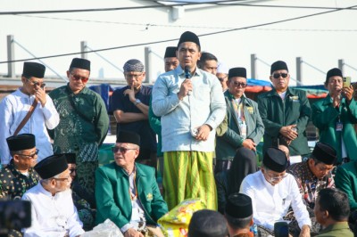 Istigasah Bersama Warga, Taj Yasin Ungkap Akan Ada Penambahan Pembangunan “Giant Sea Wall”