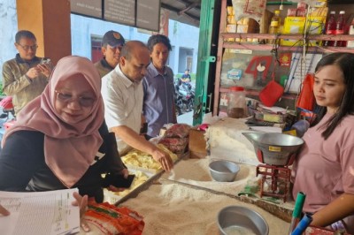 Sidak Pasar Tradisional, Pemkot Semarang Pastikan Kota Semarang Tidak ada Beras Oplosan