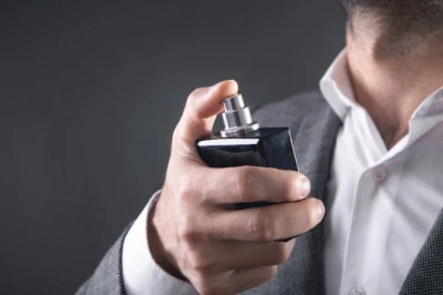 10+ Rekomendasi Parfum Pria Tahan Lama dan Lebih Hemat!