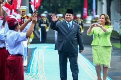 Presiden Prabowo Sambut Meriah Presiden Peru Dina Boluarte di Istana Merdeka