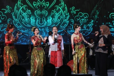 Keren! Perpaduan Musik Jawa dan Tradisional Membuat Rara Kagum pada Festival Kota Lama Semarang 2025