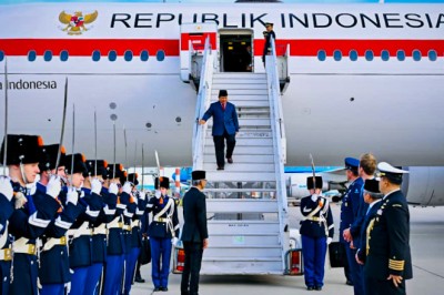 Disambut Hangat di Amsterdam, Presiden Prabowo Awali Misi Perkuat Diplomasi Indonesia-Belanda