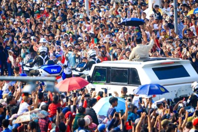 Masyarakat Padati Jalan dari Istana Merdeka ke Monas, Sambut Presiden Prabowo dalam Rangkaian Kebesaran HUT ke-80 TNI