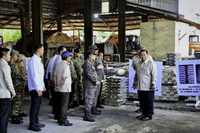 Presiden Prabowo Saksikan Langsung Penyerahan Aset Barang Rampasan Negara dari Tambang Ilegal kepada PT Timah