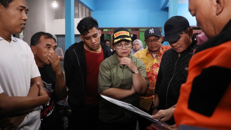 Tinjau Banjir di Genuk, Wali Kota Semarang Optimalkan Pompa dan Dirikan Dapur Umum