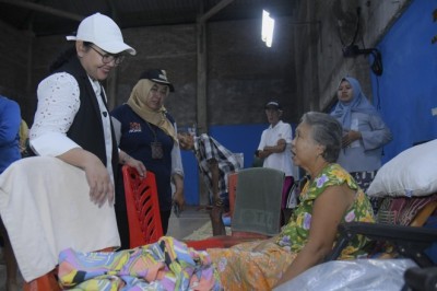 Wali Kota Agustina Wilujeng Tinjau Pengungsian dan Pastikan Bantuan Tersalurkan ke Warga Terdampak Banjir