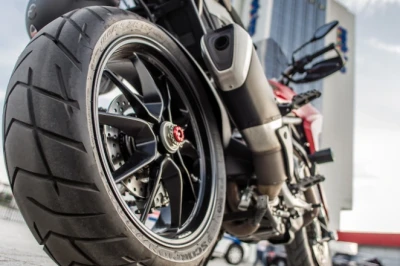 10 Merk Ban Motor Terbaik yang Murah dan Tahan Lama
