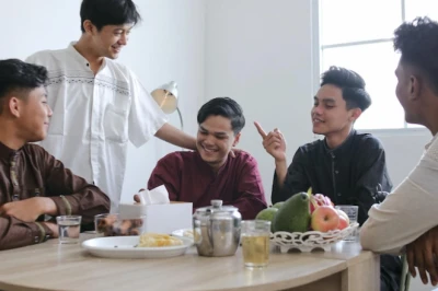 10 Ide Outfit Bukber Pria, Bikin Tampilan Makin Maksimal