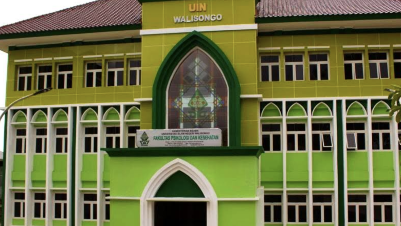 UIN Walisongo Gelar Doa Bersama dan Tabur Bunga untuk Enam Mahasiswa Korban Musibah KKN di Kendal
