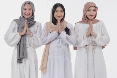 Gamis Putih Cocok dengan Jilbab Warna Apa? Ini Referensinya!