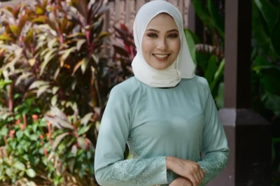 Gamis Hijau Sage Cocok dengan Jilbab Warna Apa? Cek di Sini!