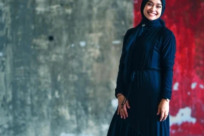 Gamis Navy Cocok dengan Jilbab Warna Apa? Ini Ragamnya!