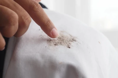 10 Cara Menghilangkan Jamur di Baju yang Mudah, Wajib Coba!