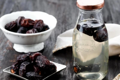 Kenali 10 Manfaat Air Rendaman Kurma dan Cara Membuatnya