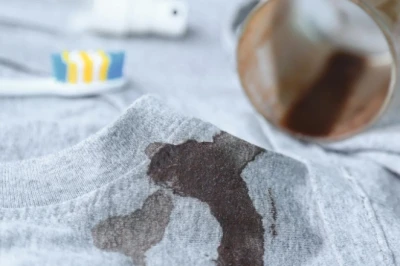 9 Cara Menghilangkan Noda Tinta di Baju, Ampuh nan Mudah!