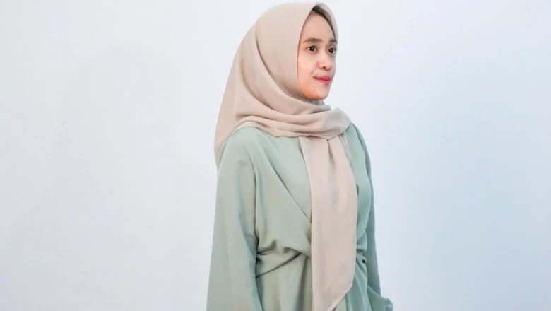 Baju Sage Cocok dengan Jilbab Warna Apa? Intip Paduannya!