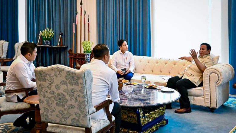 Presiden Prabowo Terima Laporan Wapres Gibran Usai Hadiri KTT G20 di Johannesburg