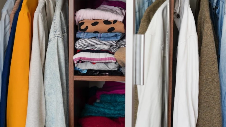 Cara Mengatasi Bau Apek pada Pakaian yang Disimpan di Lemari