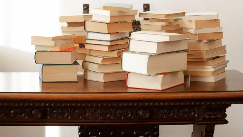 10 Contoh Buku Fiksi dari Berbagai Tema & Sinopsisnya!