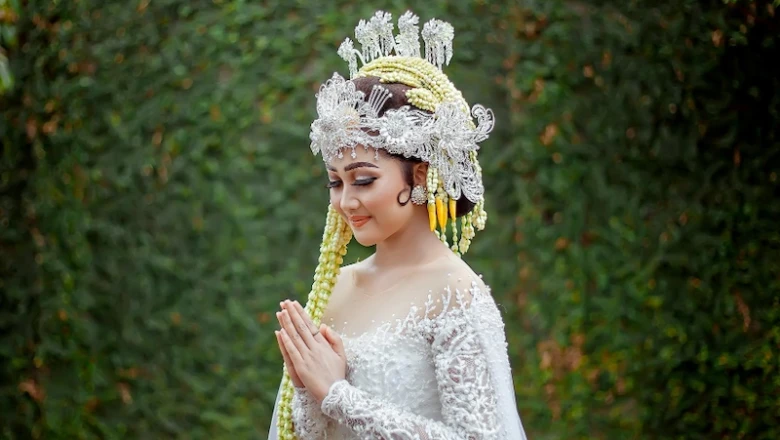 Pakaian Adat Jawa Barat: Nama, Jenis, dan Makna Filosofisnya