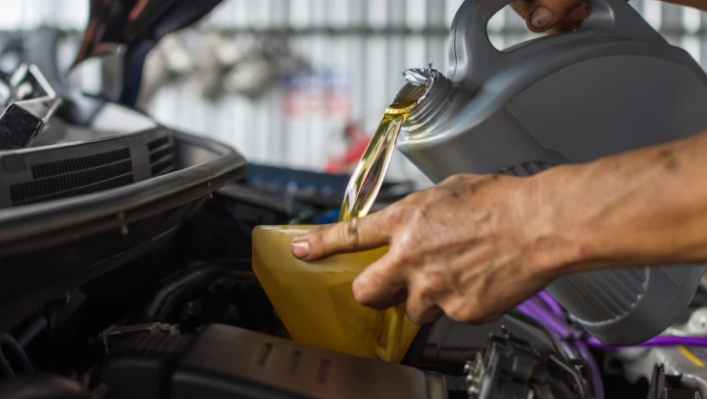 10 Oli Mobil Terbaik 2025 untuk Mesin Awet dan Tahan Lama