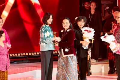 Menggetarkan Hari Ibu! Wali Kota Semarang Beri Anugerah Tertinggi untuk Perempuan Paling Inspiratif 2025