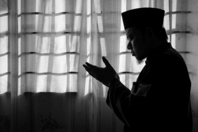 Bacaan Niat Sholat Subuh, Dzikir, dan Tata Caranya, Lengkap!