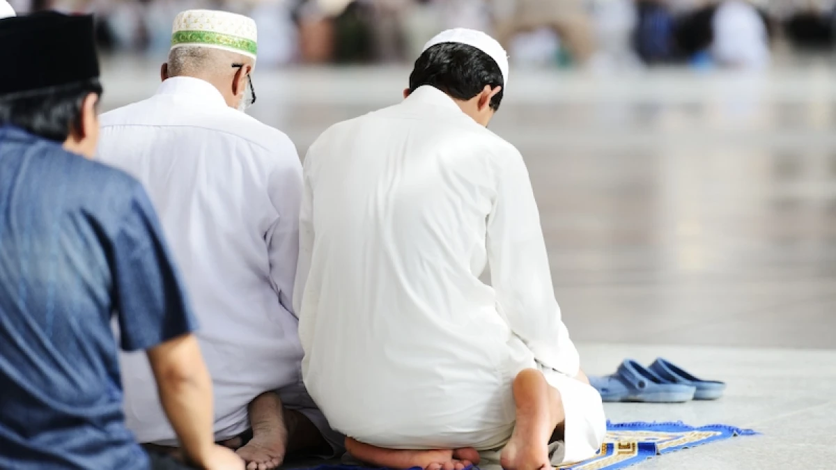 Niat Sholat Tarawih dan Tata Caranya Sendiri dan Berjamaah