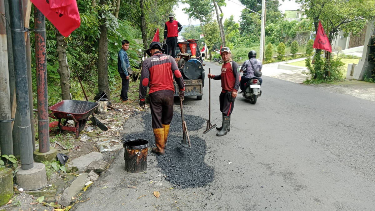 Pemkot Semarang Mulai Tambal Jalan Berlubang, Prioritaskan Soekarno Hatta dan Prof Hamka Ngaliyan