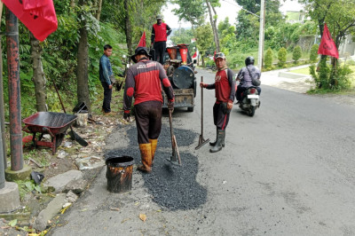 Pemkot Semarang Mulai Tambal Jalan Berlubang, Prioritaskan Soekarno Hatta dan Prof Hamka Ngaliyan
