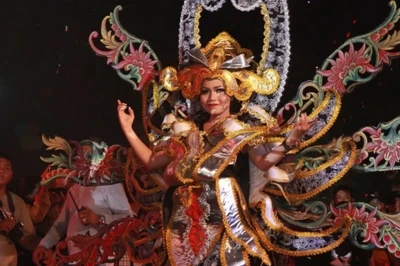 Satu-Satunya Pawai Kostum yang Berlangsung Malam Hari, Semarang Night Carnival (SNC) Masuk Kalender Event Karisma Event Nusantara (KEN)