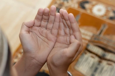 Doa setelah Sholat Fardhu yang Umum Diamalkan Sehari-Hari