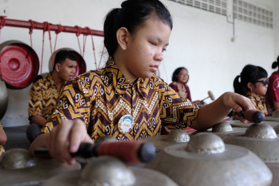 Padma Hotel Semarang Salurkan Donasi untuk Sekolah Tunanetra