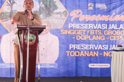 Jelang Arus Mudik Lebaran 2026, Gubernur Jateng Resmikan Dua Preservasi Ruas Jalan di Blora