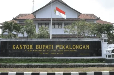 KPK Segel 9 Ruangan di Pemkab Pekalongan Usai OTT Fadia Arafiq