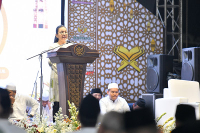 Bersama Masyarakat, Wali Kota Semarang, Agustina Wilujeng Peringati Nuzulul Qur'an