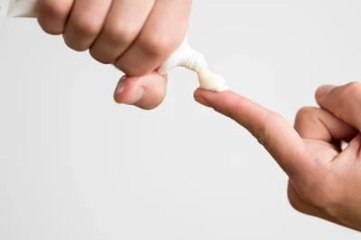 10 Sunscreen untuk Kulit Sensitif & Cara Memilihnya!