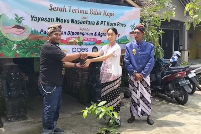Ribuan Bibit Kopi Dibagikan di Borobudur, Dorong Ekonomi dan Pelestarian Lingkungan