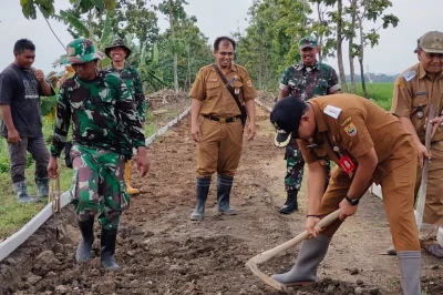 TMMD Sragen Bangun Jalan Strategis 1,1 Km, Dorong Ekonomi Petani Karangmalang