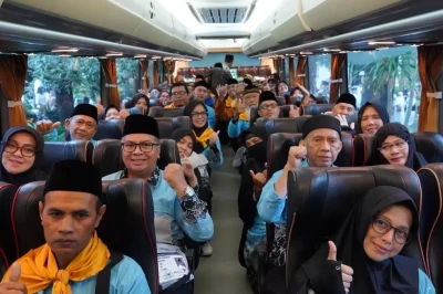 Tangis Haru Iringi Keberangkatan Jemaah Haji Salatiga, Ada yang Menunggu Hingga 15 Tahun!