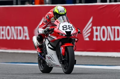 Debut Asia Superbike 1000 ARRC Buriram 2026, M Adenanta Makin Mantap Besut CBR 1000RR-R